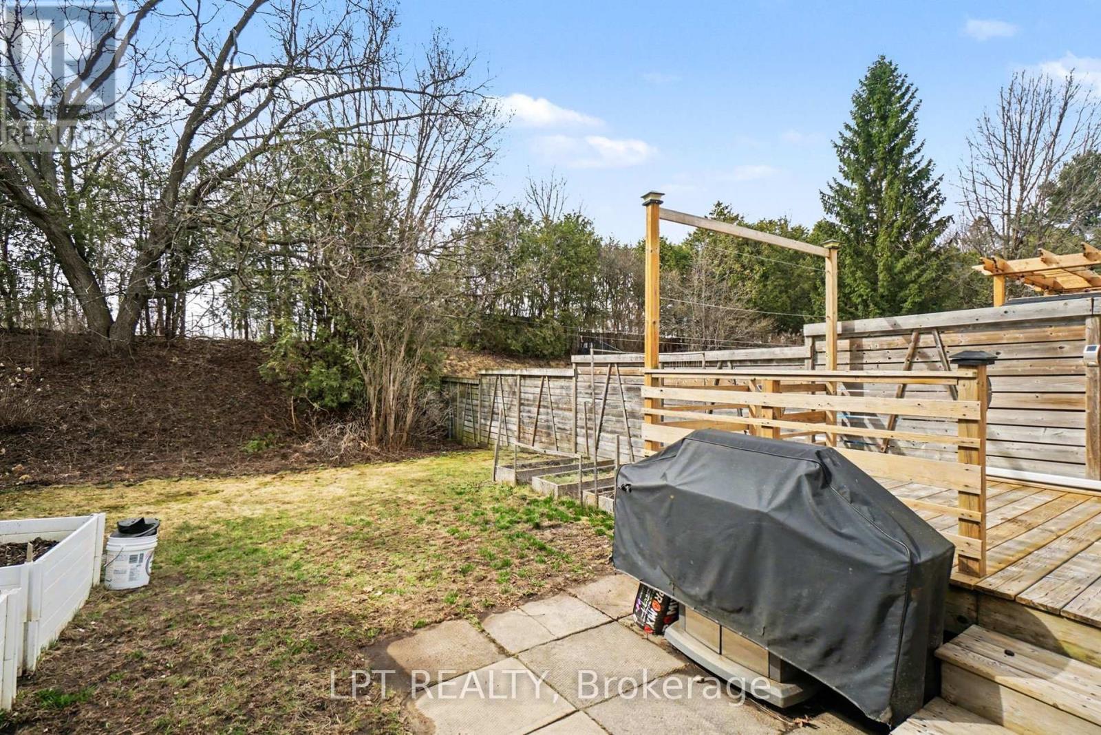 38 Lindhurst Crescent