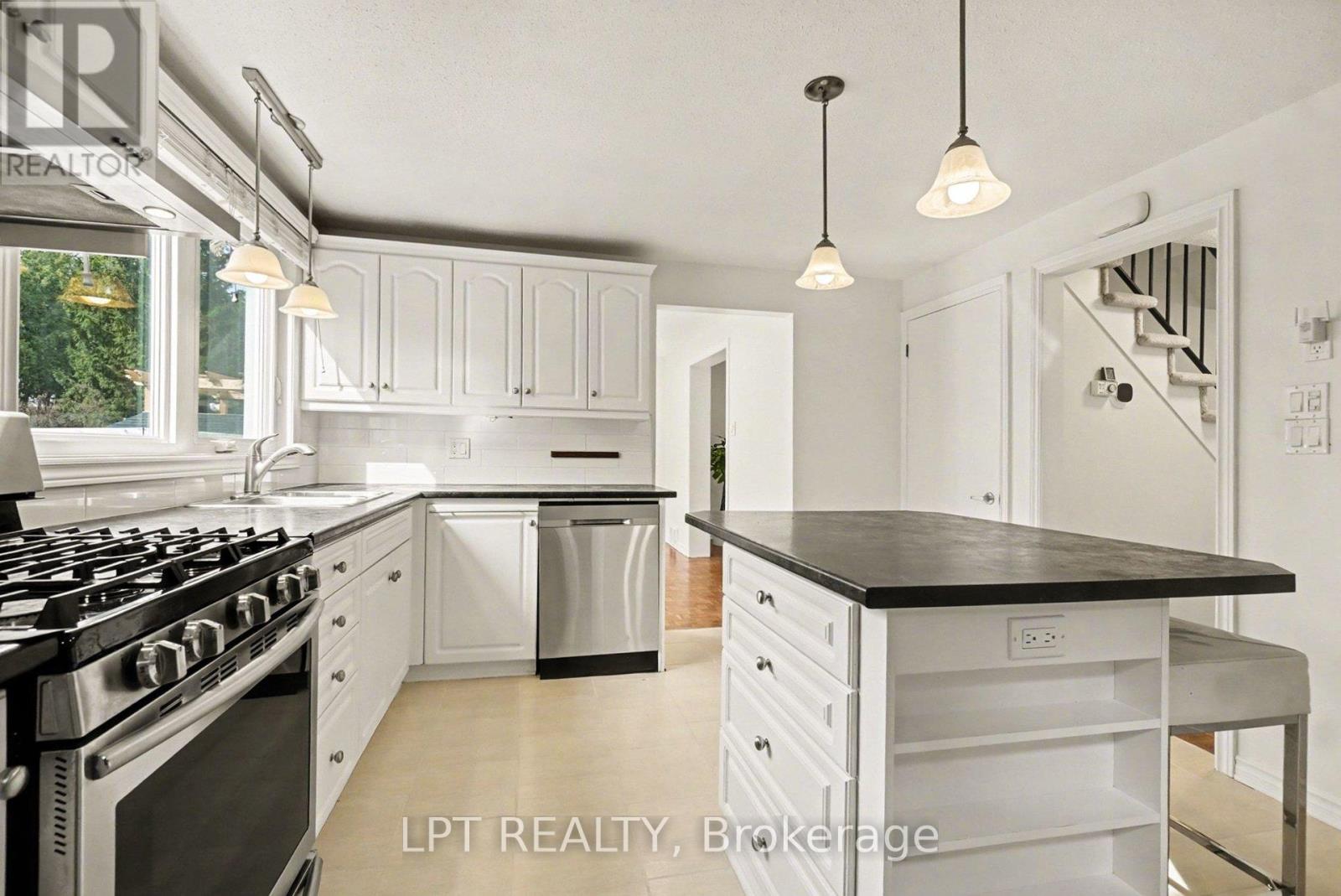 38 Lindhurst Crescent