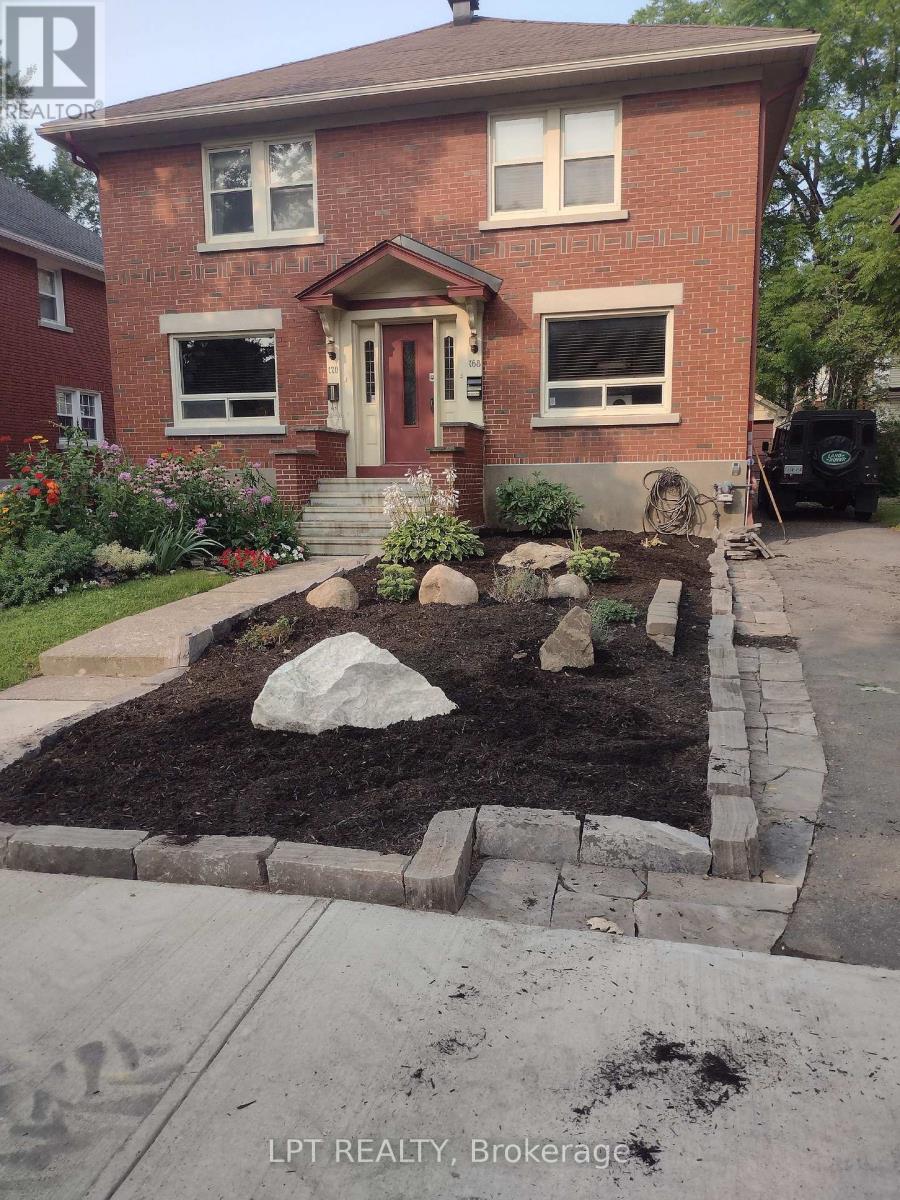 168 Huron Avenue N