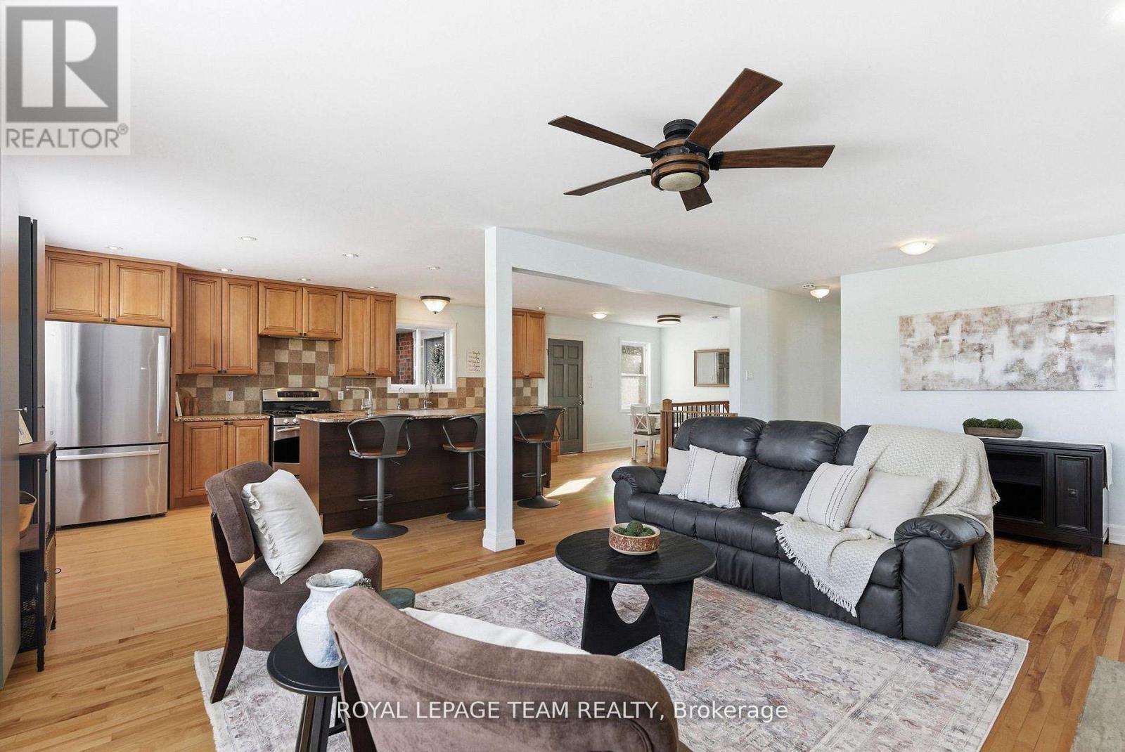 3246 Elizabeth Street