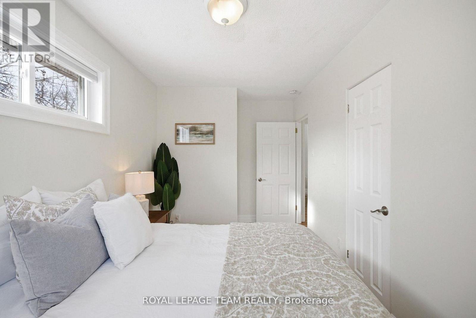 3246 Elizabeth Street