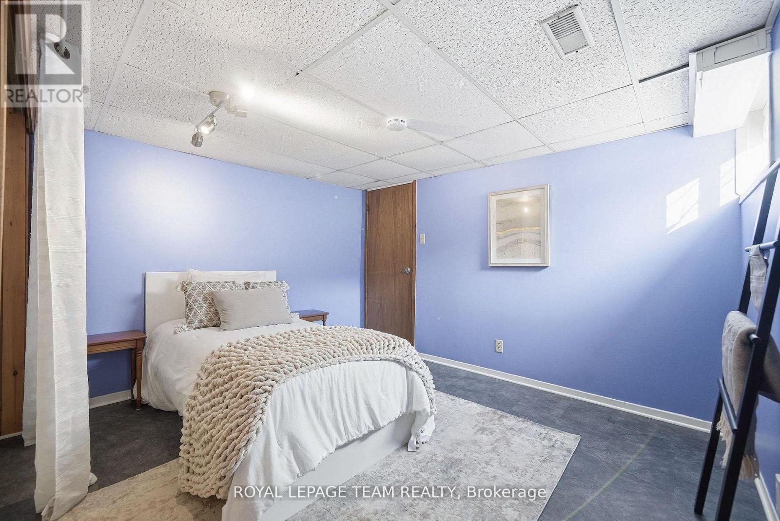 3246 Elizabeth Street