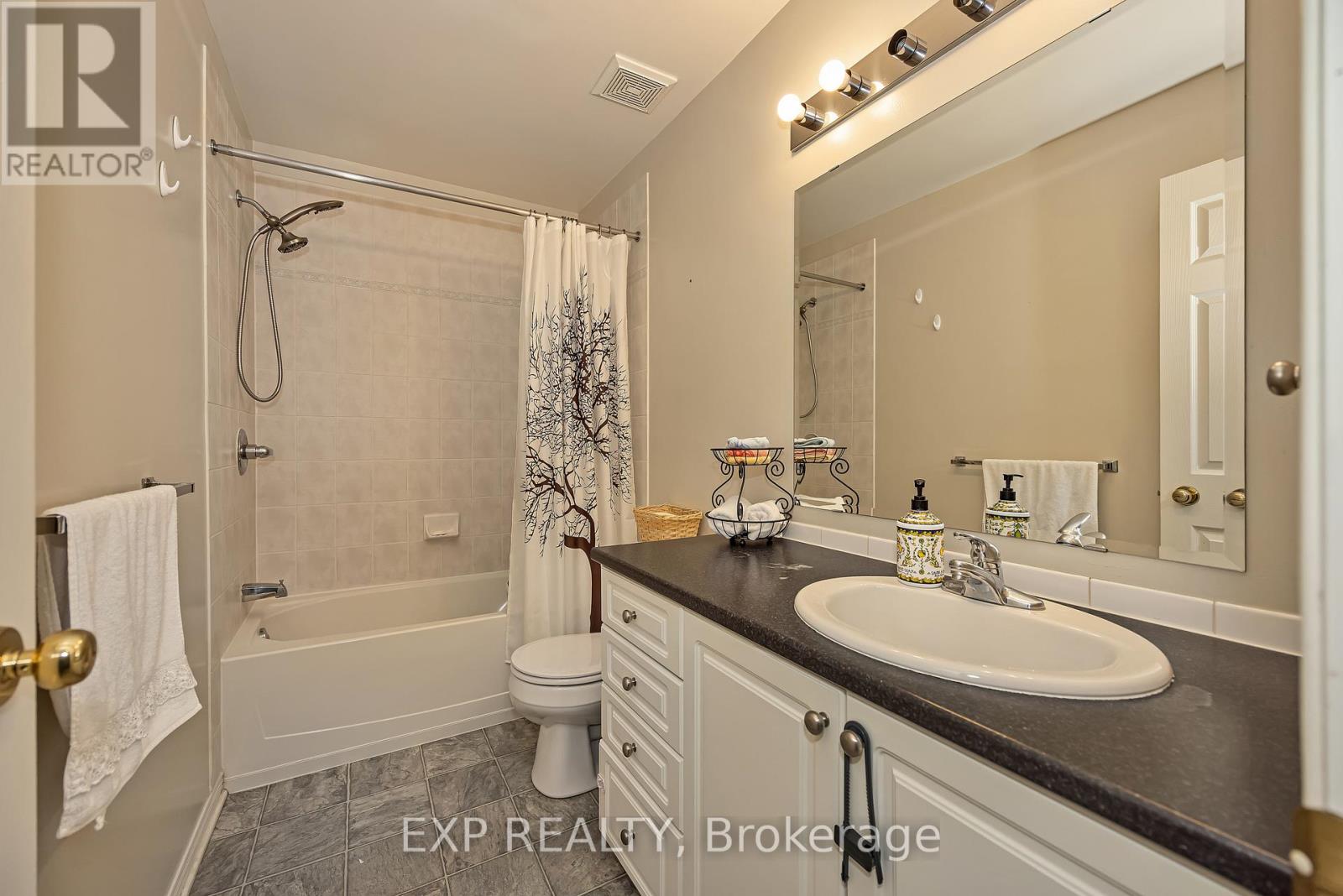 359 Bakewell Crescent