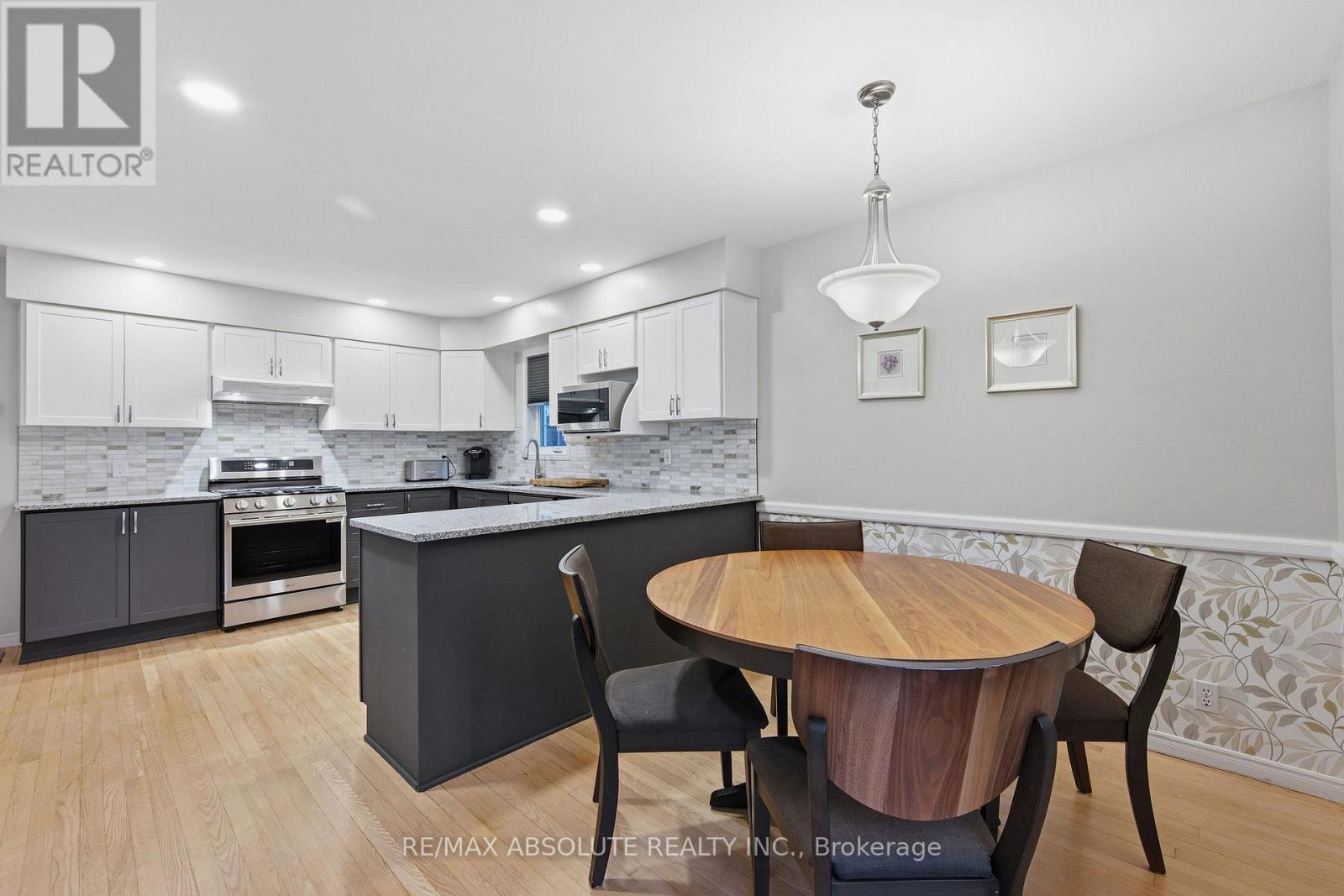 605 Rowanwood Avenue