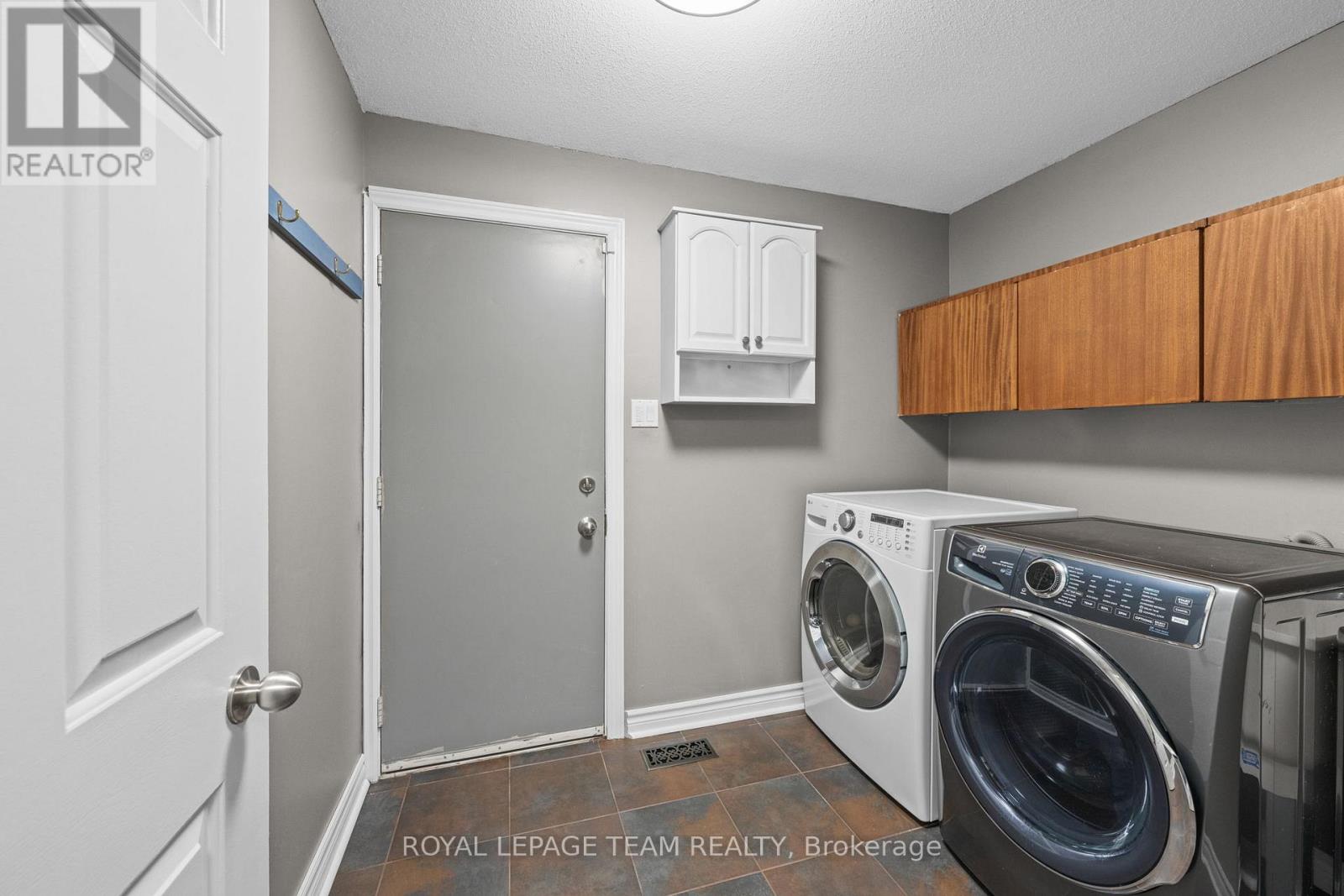 6584 Harvest Grove Drive