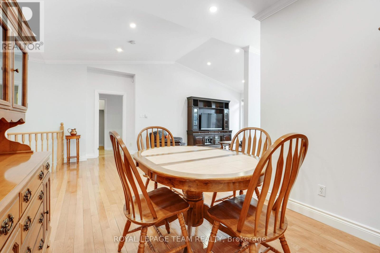 114 Bartlett Private