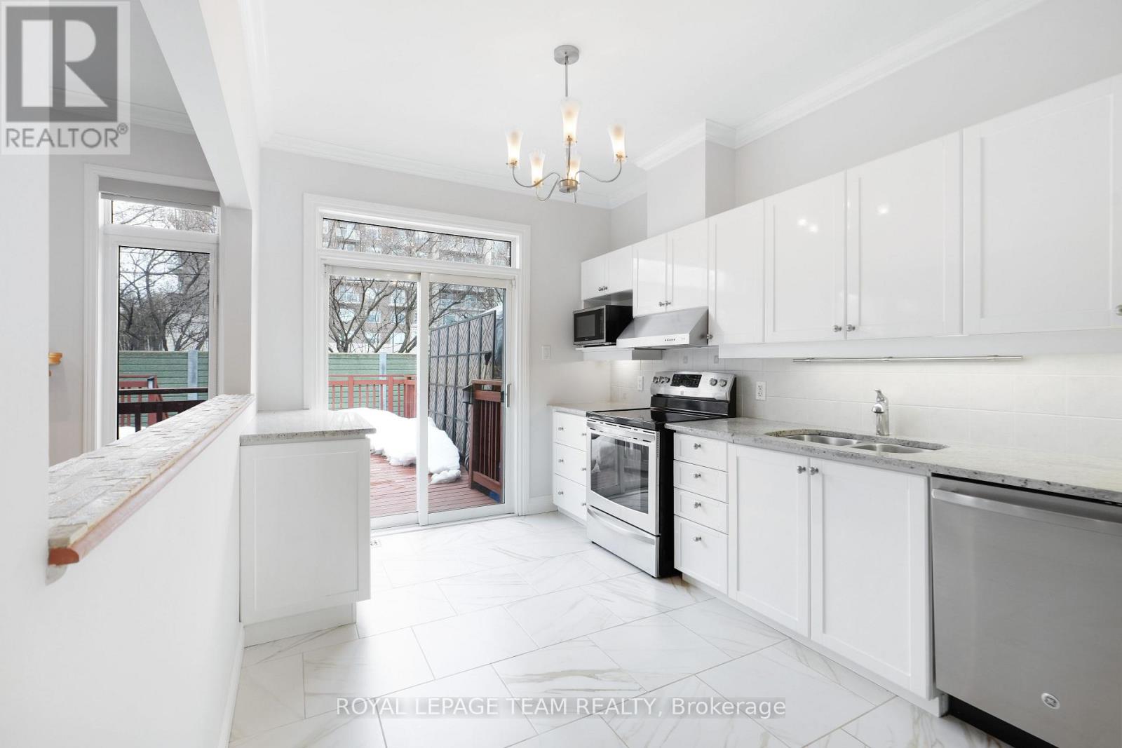 114 Bartlett Private