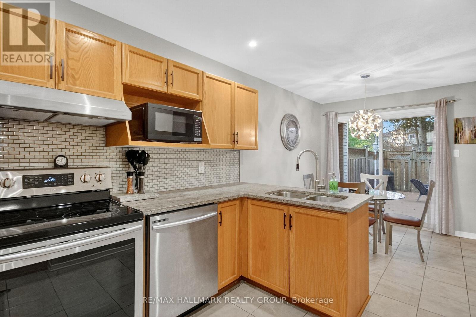 110 Hunter's Glen Crescent