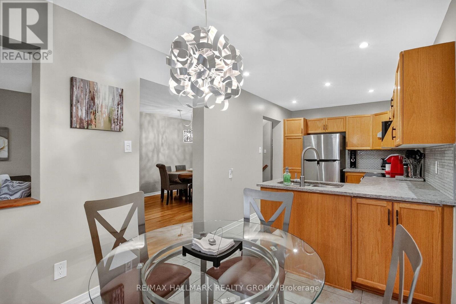 110 Hunter's Glen Crescent