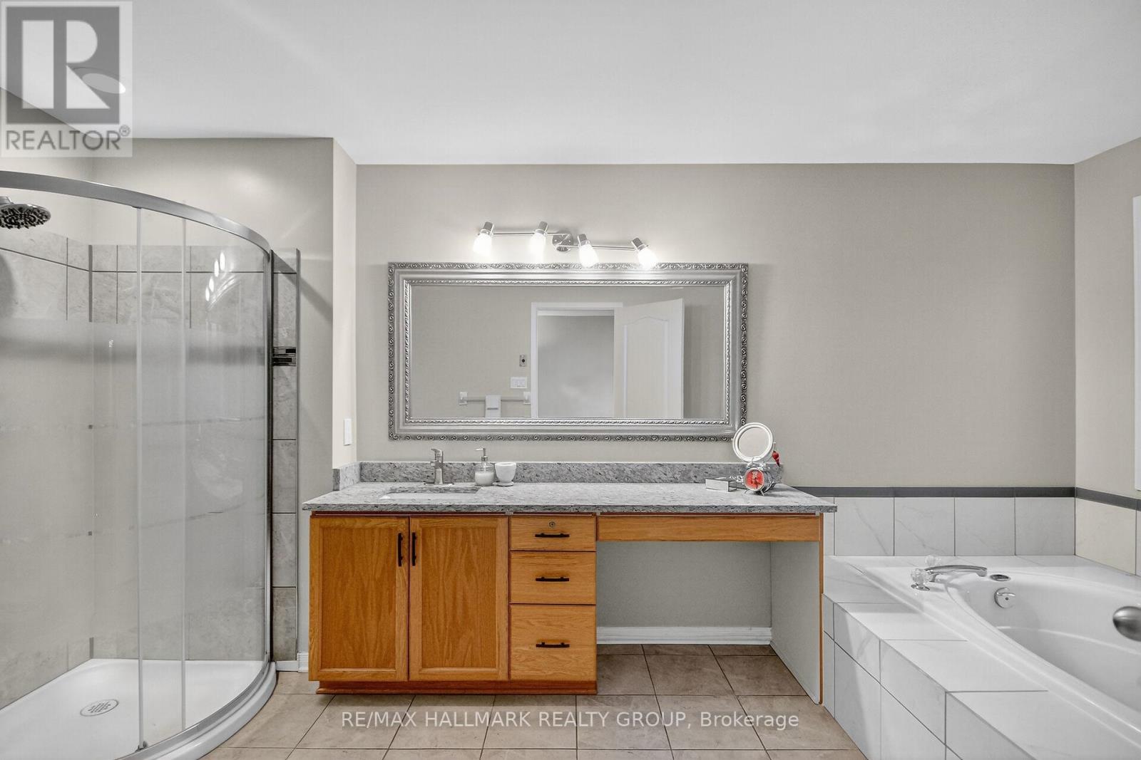 110 Hunter's Glen Crescent