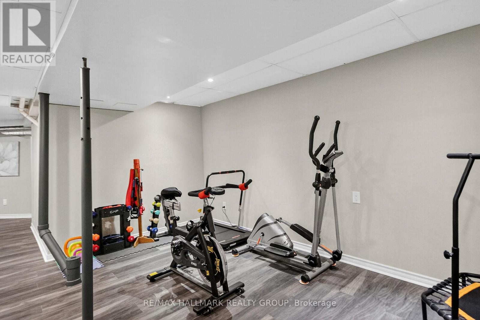 110 Hunter's Glen Crescent