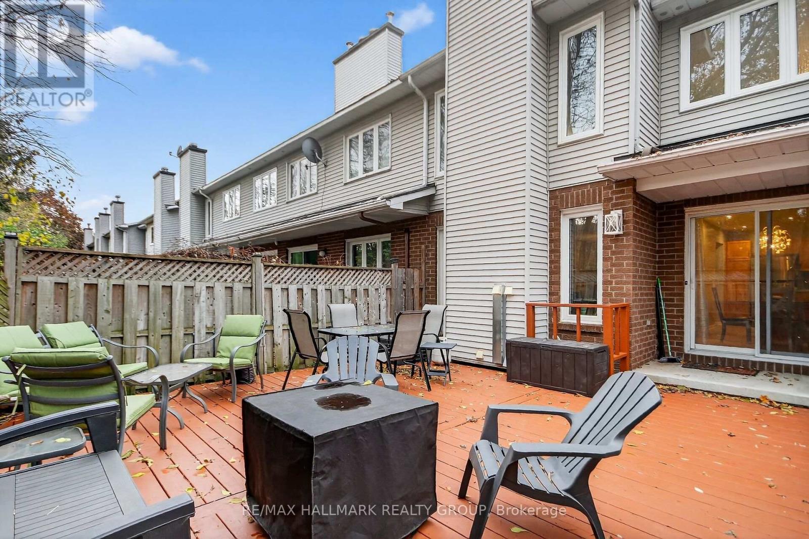 110 Hunter's Glen Crescent