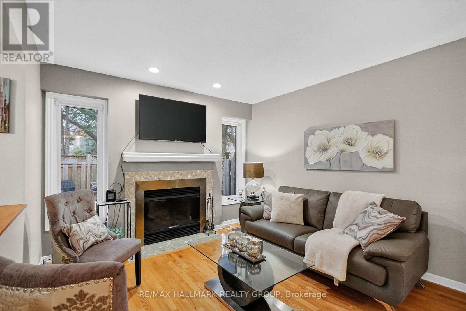 110 Hunter's Glen Crescent