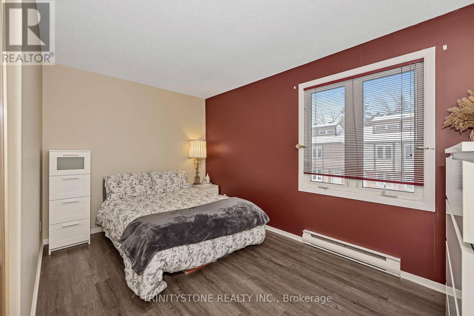 57 - 811 Connaught Avenue