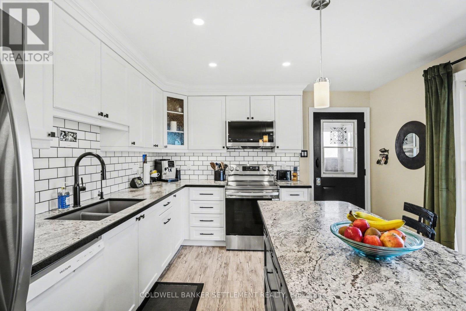 5907 Hwy. 43 Highway