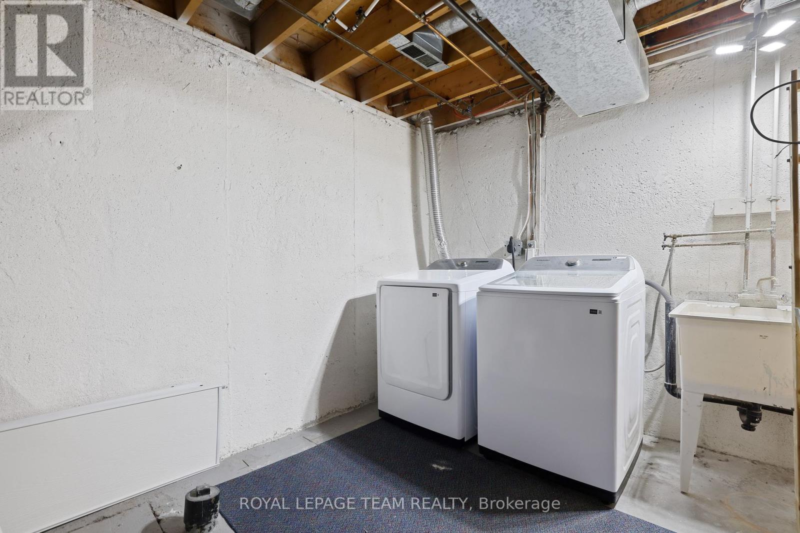 - - 2942 Fairlea Crescent