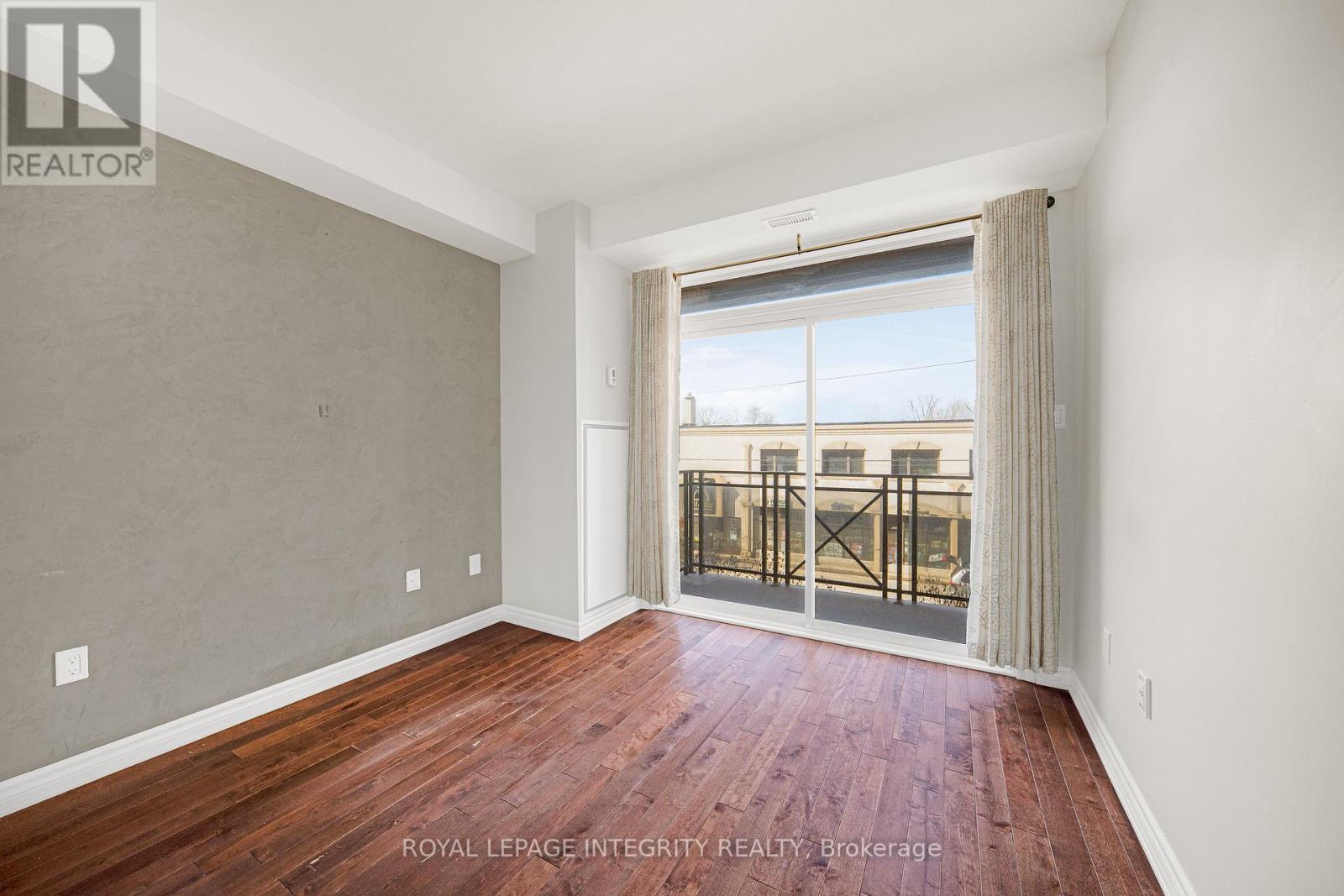 320 - 429 Kent Street