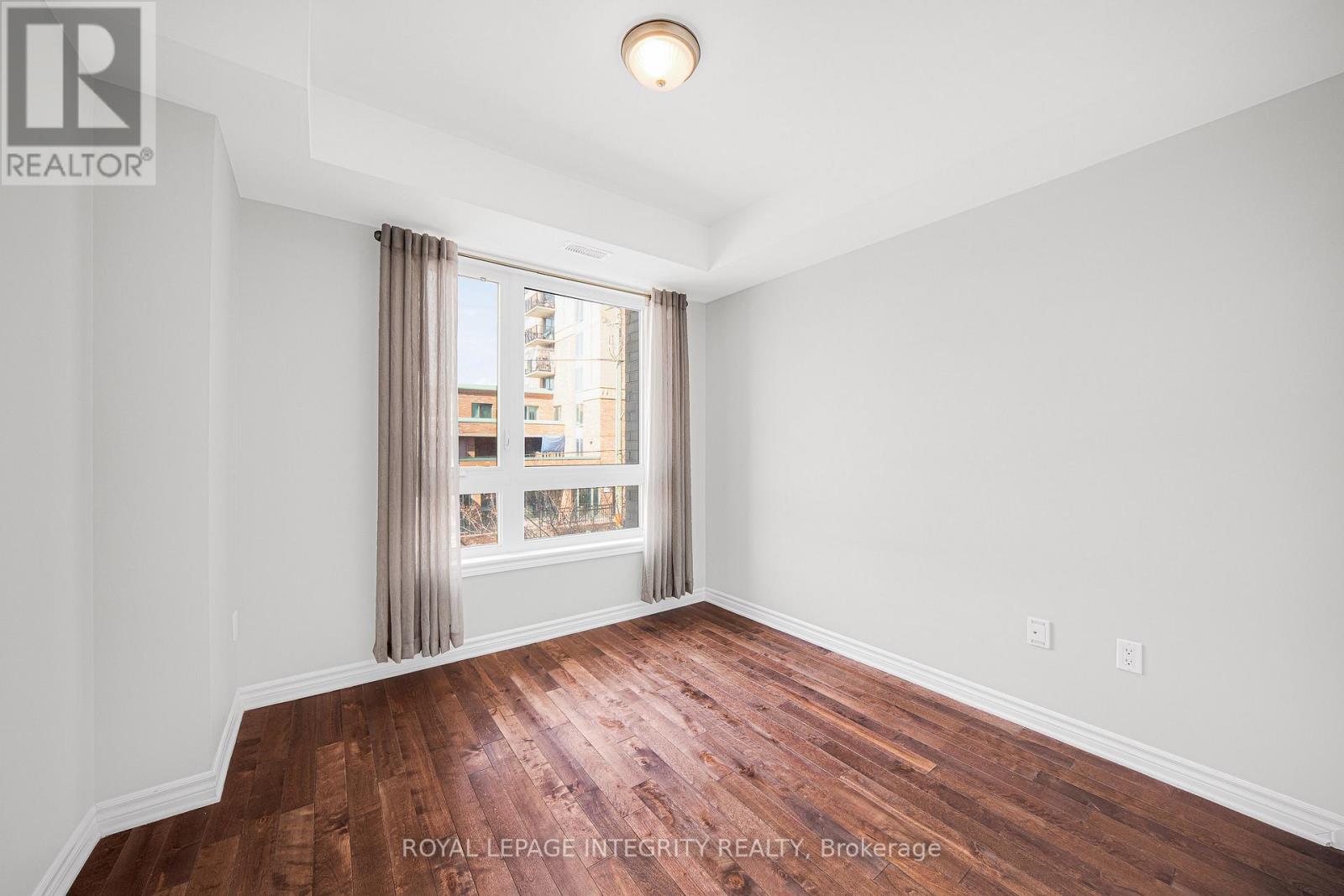 320 - 429 Kent Street