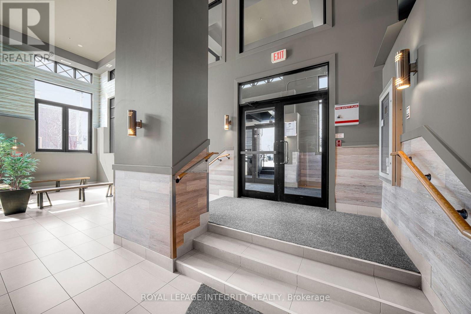 320 - 429 Kent Street