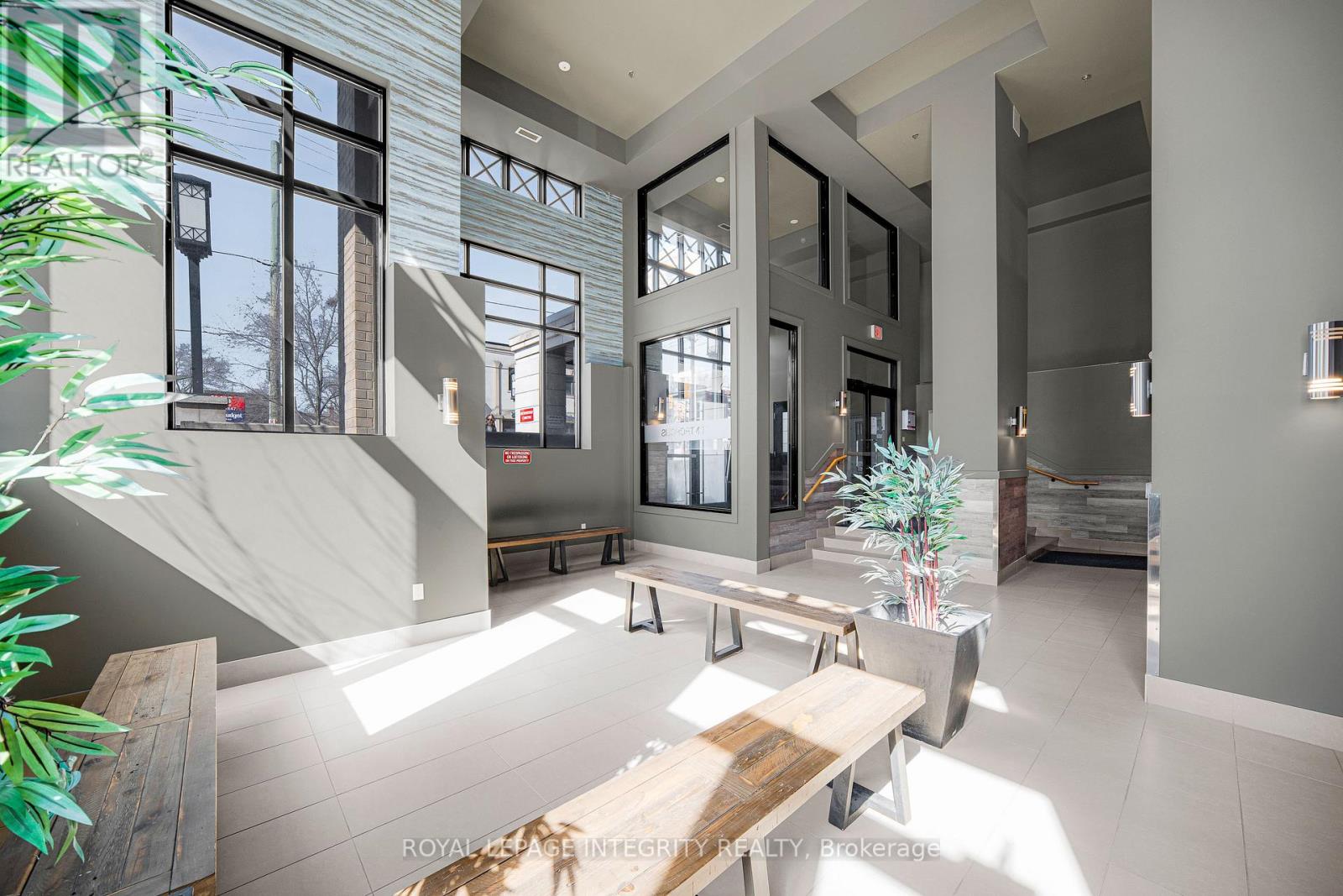 320 - 429 Kent Street