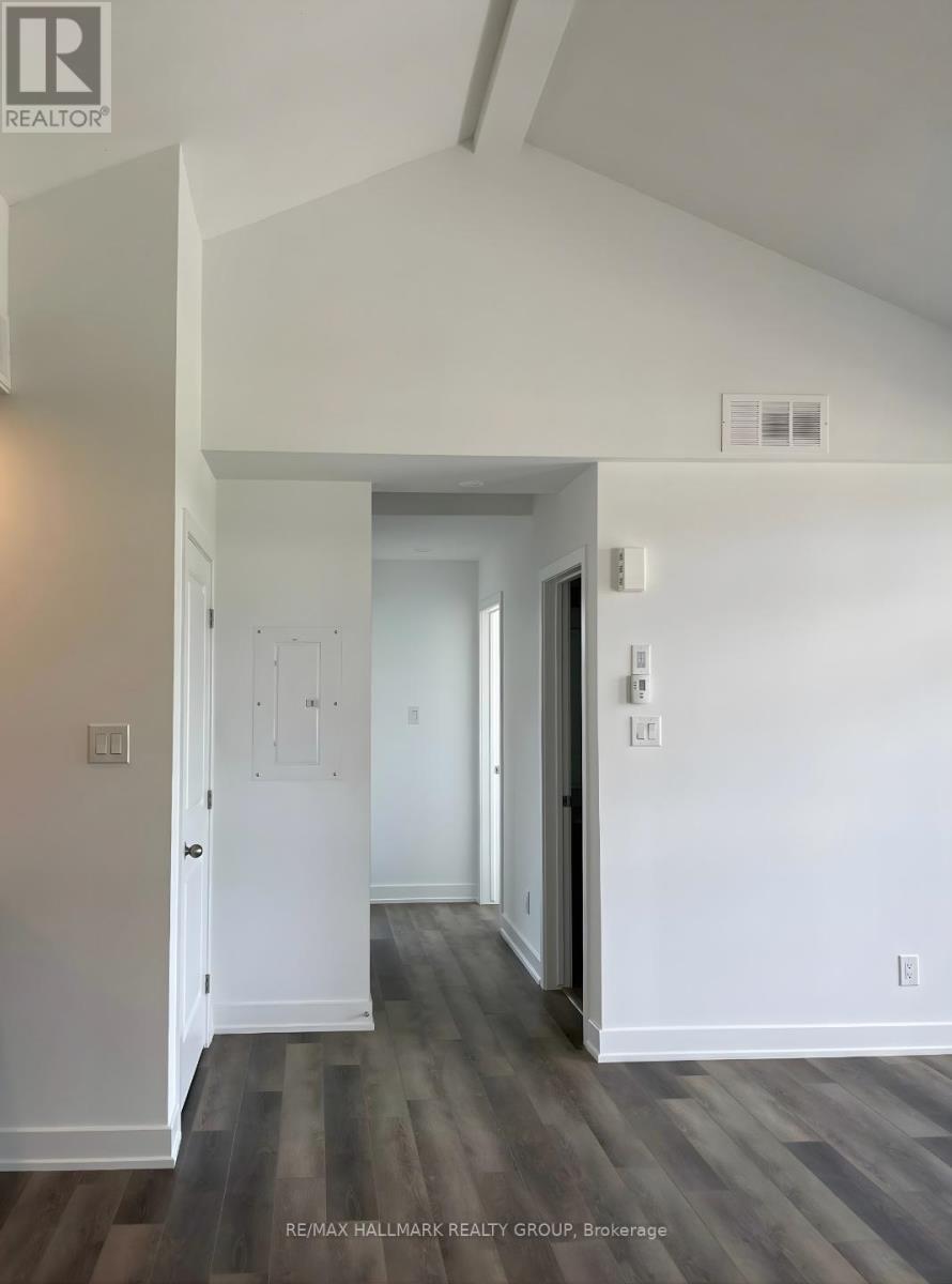 I - 300 Tulum Crescent