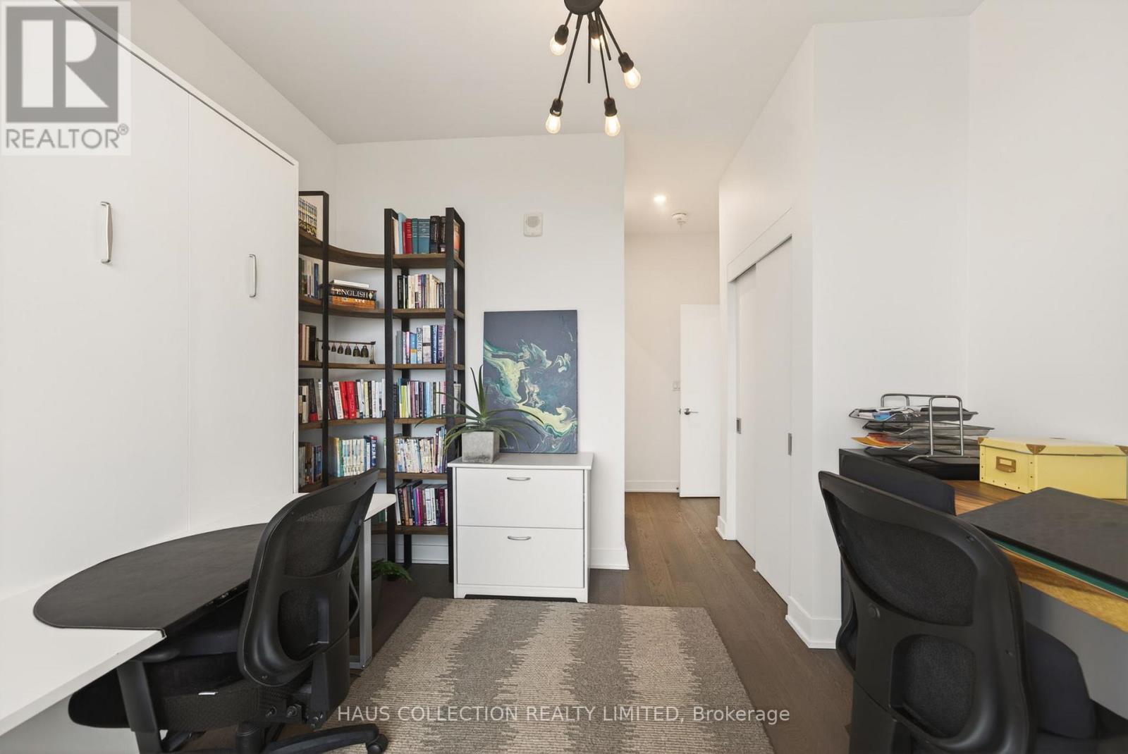 Ph2302 - 20 Daly Avenue