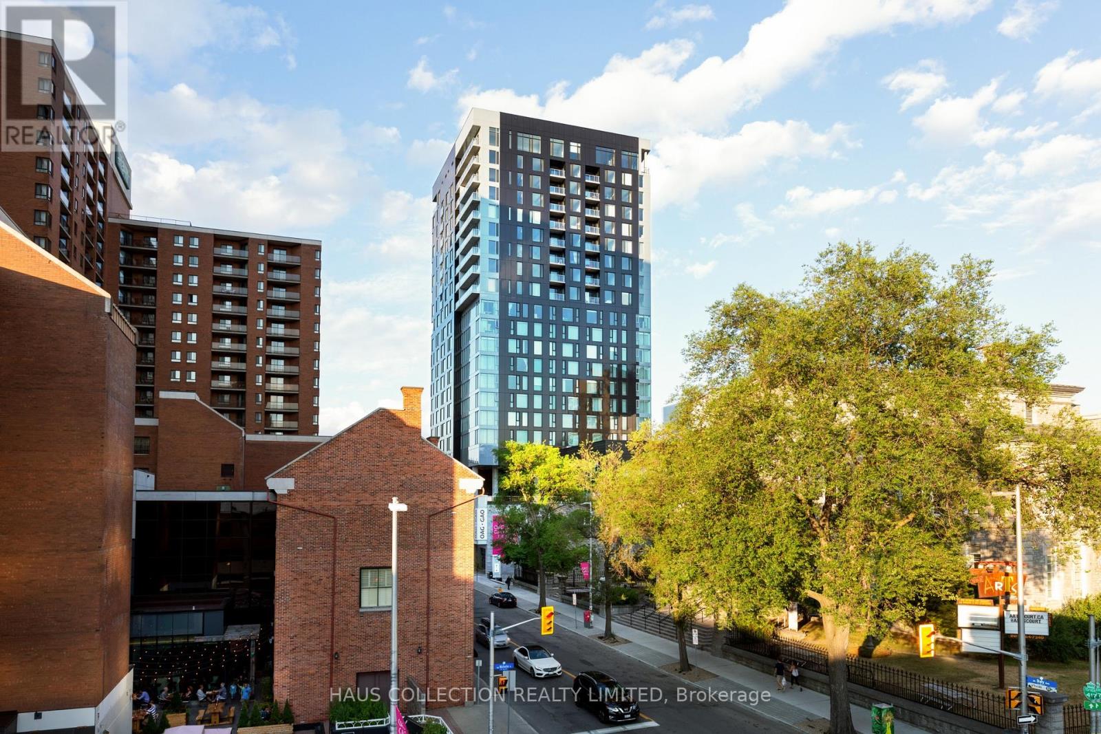 Ph2302 - 20 Daly Avenue