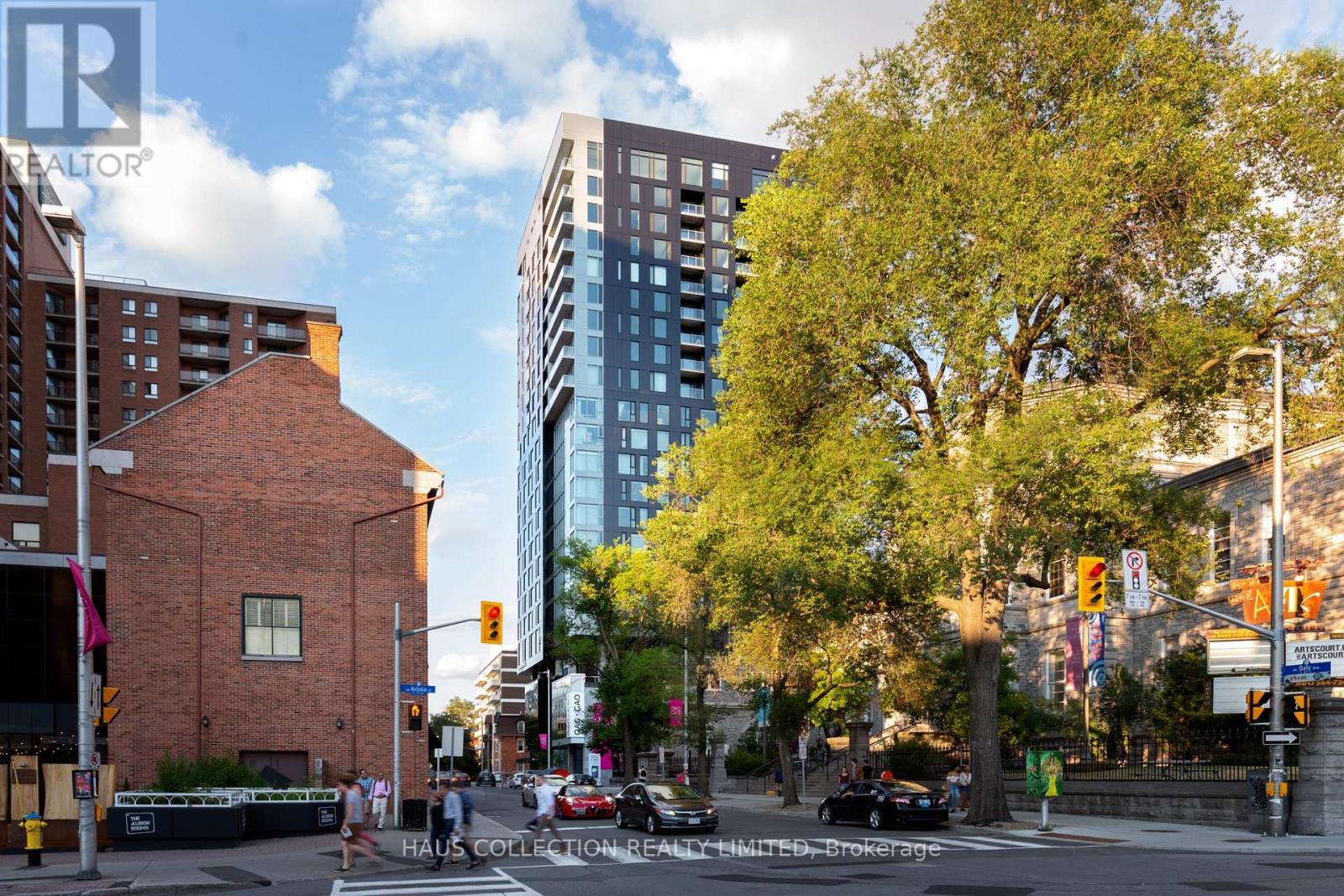 Ph2302 - 20 Daly Avenue