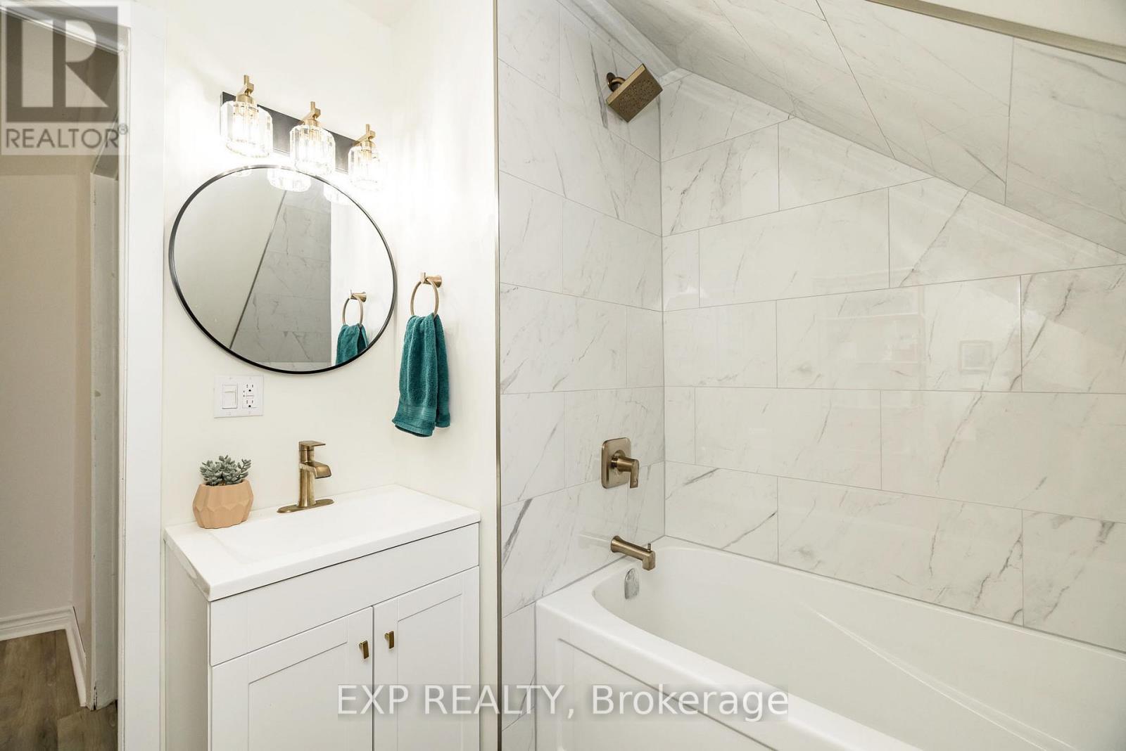 308 St George Street