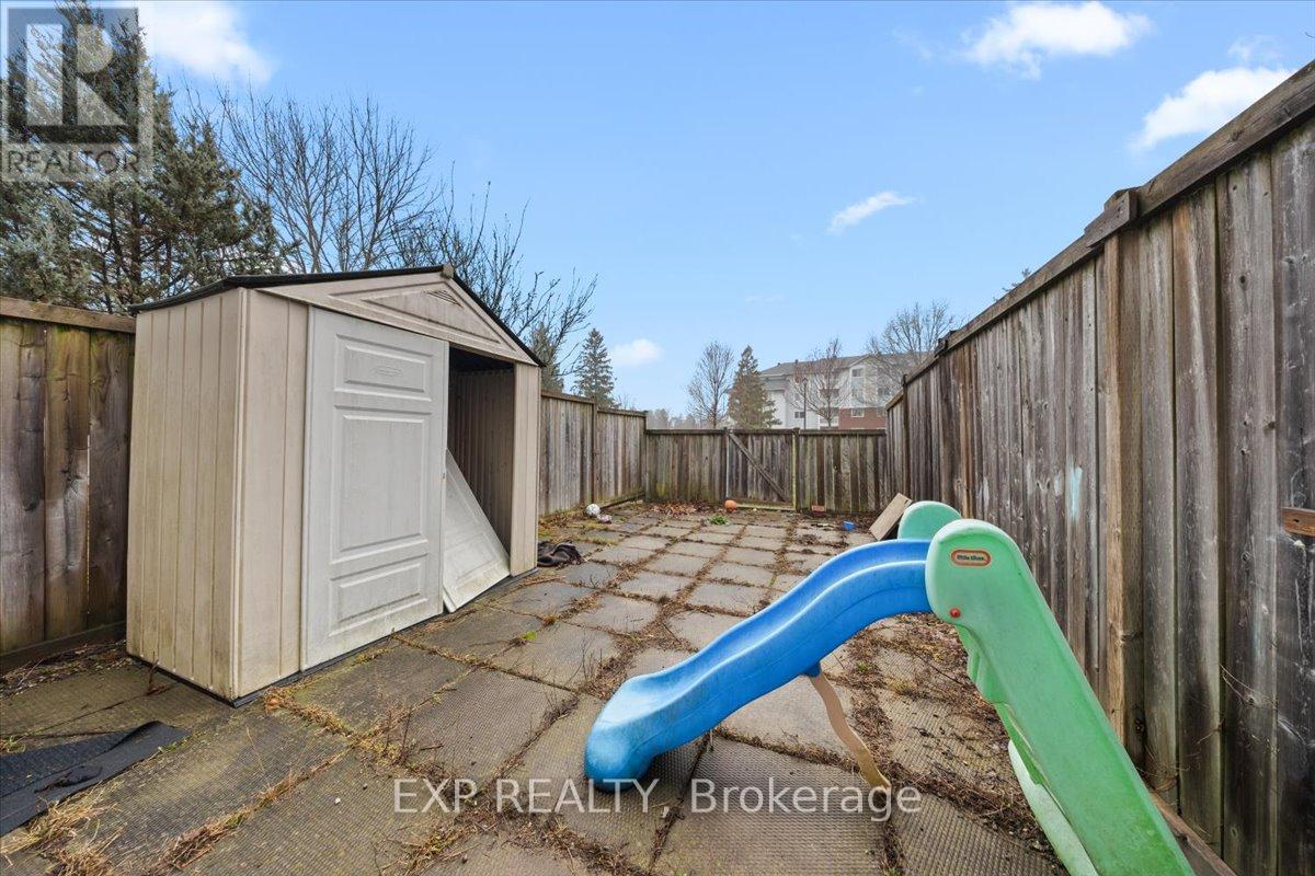 140 Castlegreen Private