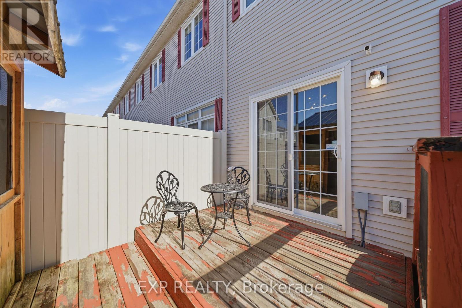 587 Pepperville Crescent