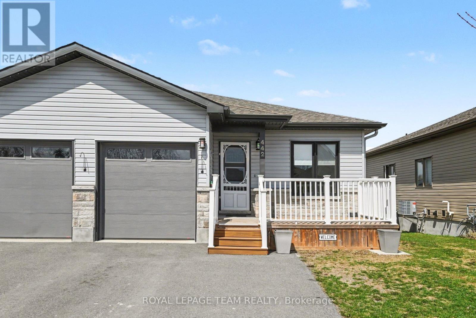 442 Arora Crescent