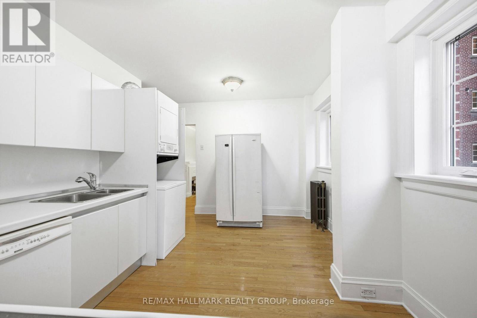 1c - 260 Metcalfe Street