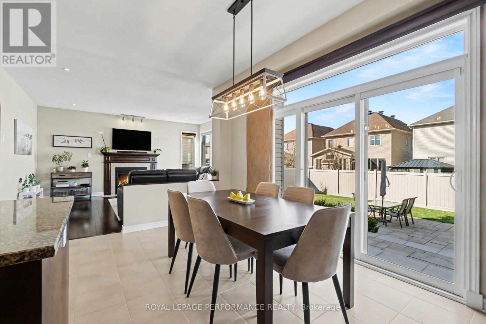 1828 Mickelberry Crescent