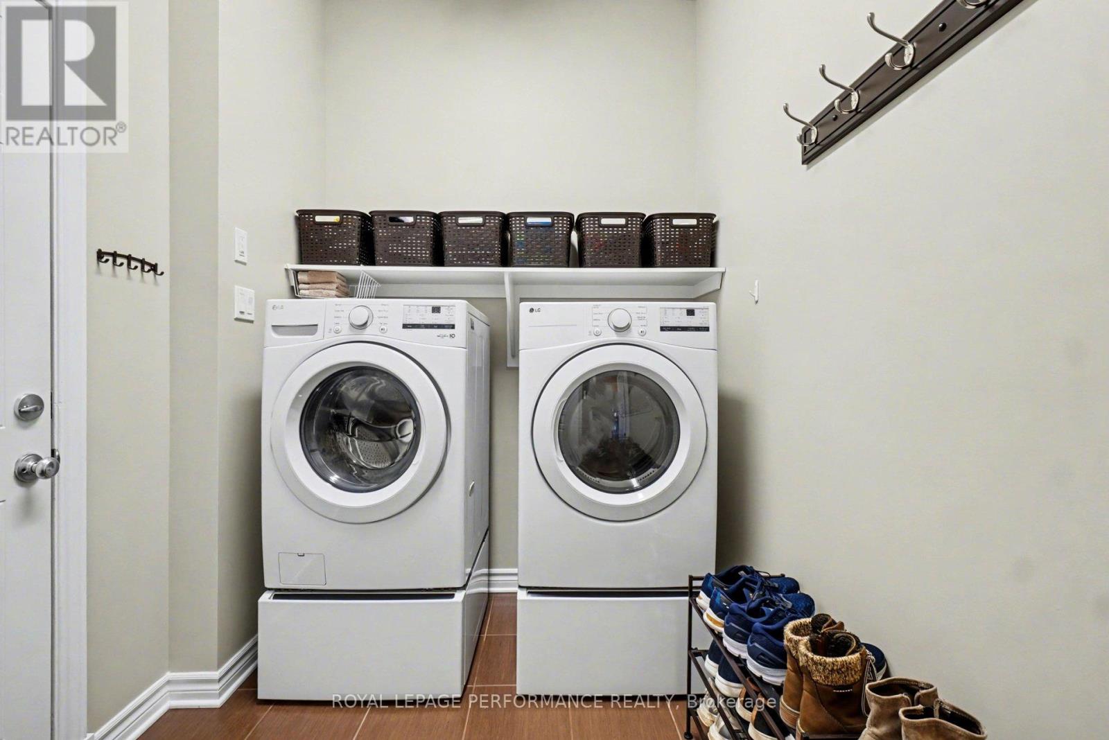 1828 Mickelberry Crescent