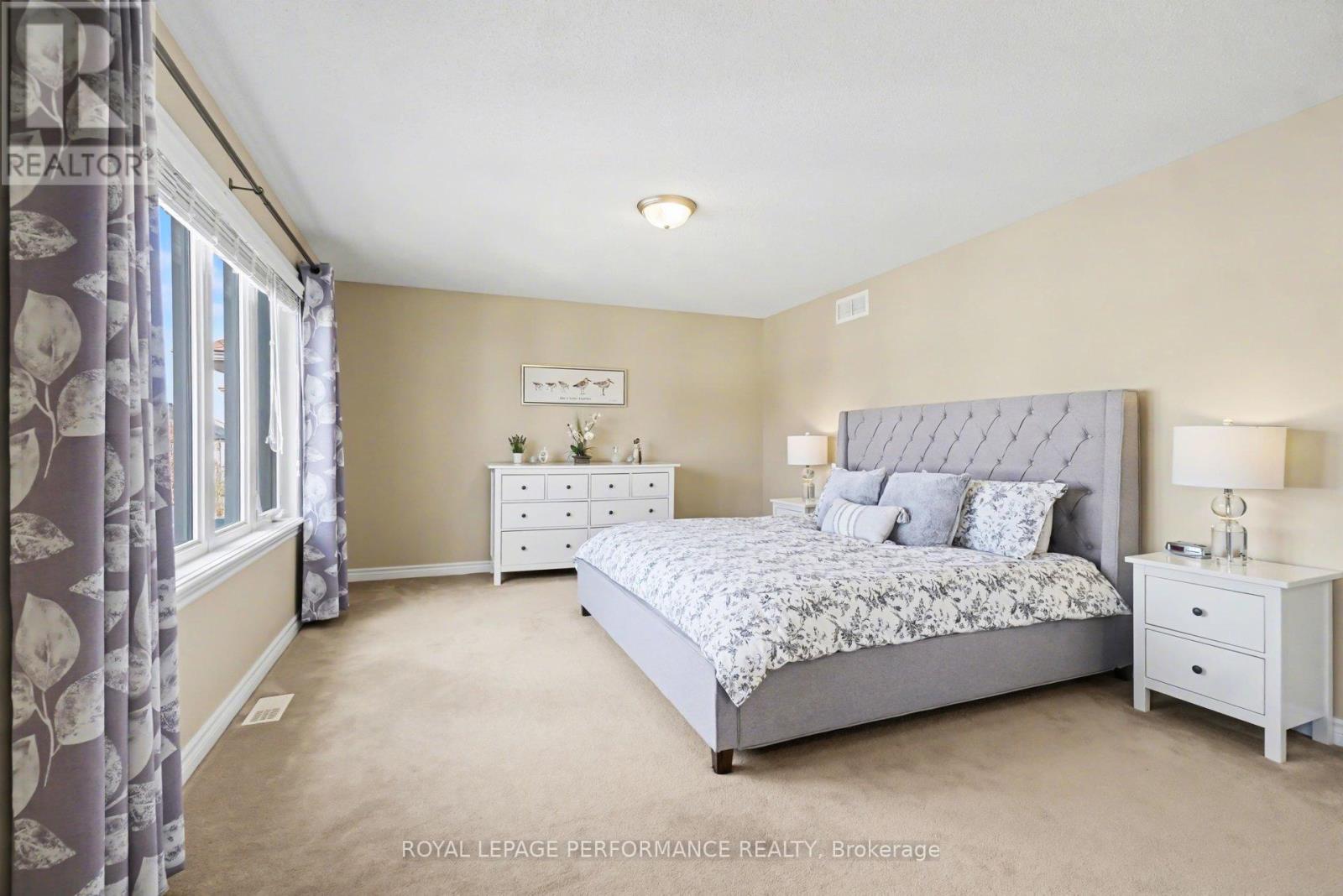 1828 Mickelberry Crescent