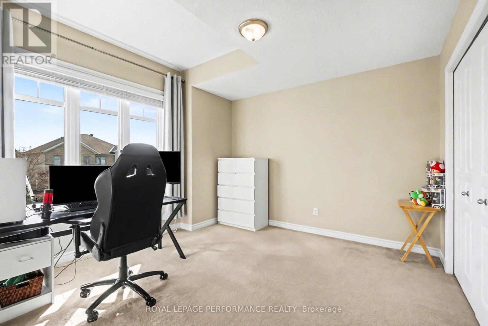 1828 Mickelberry Crescent