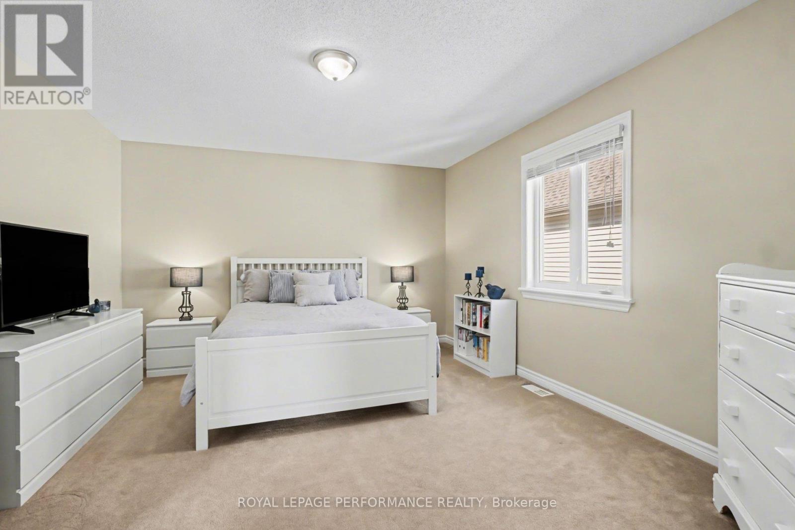 1828 Mickelberry Crescent