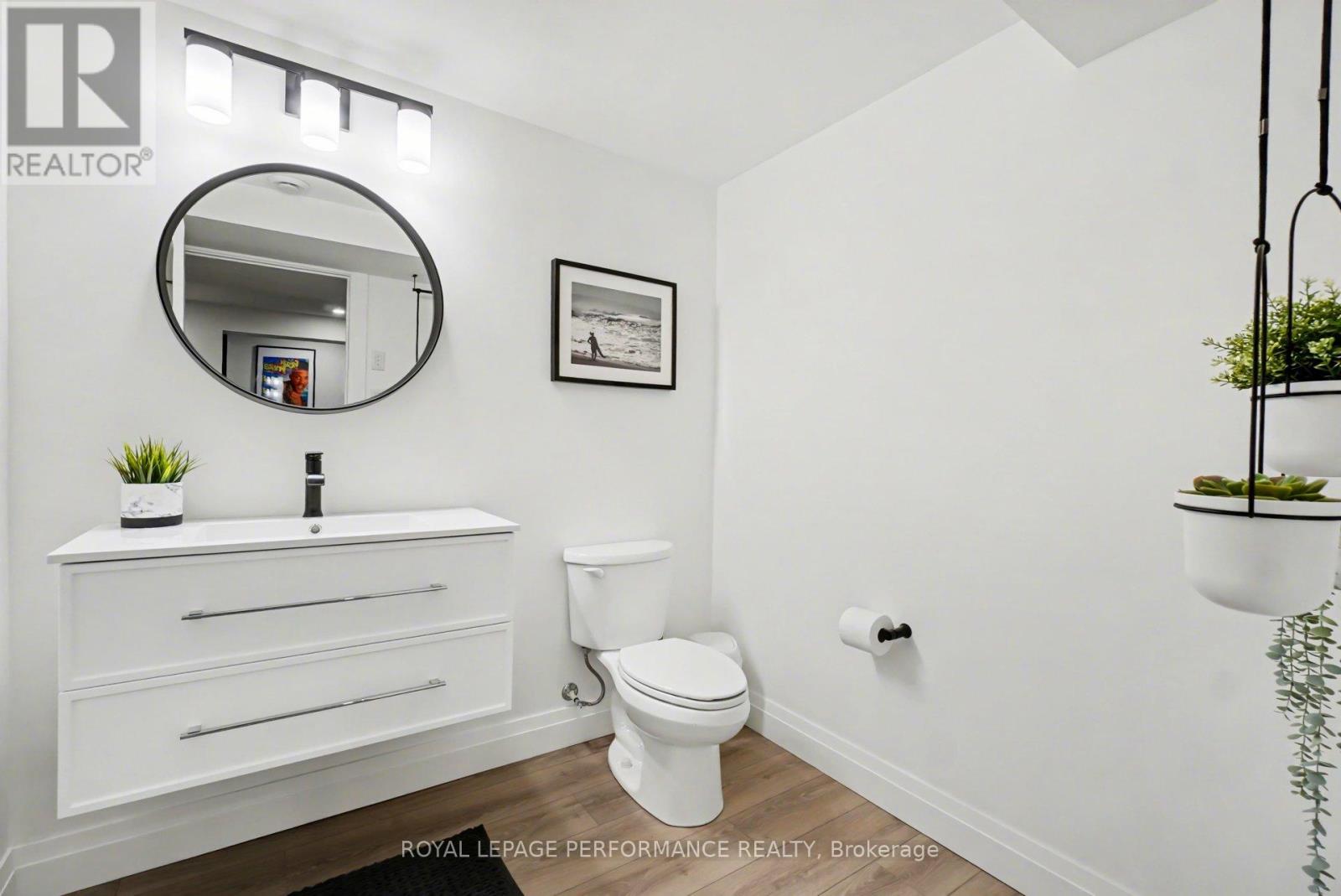 1828 Mickelberry Crescent