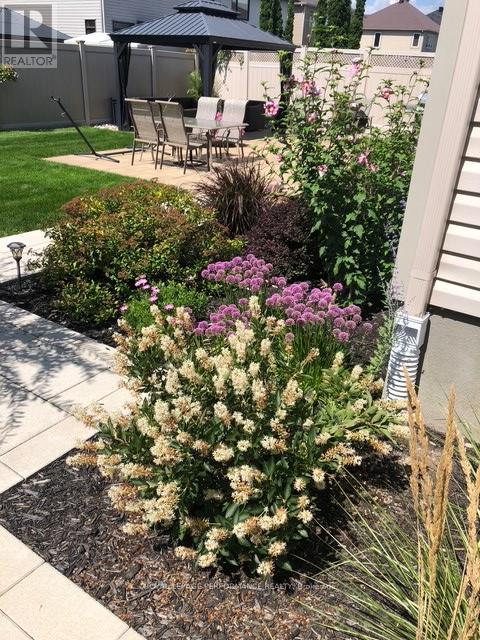 1828 Mickelberry Crescent