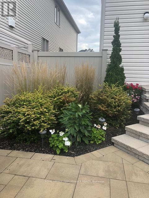 1828 Mickelberry Crescent