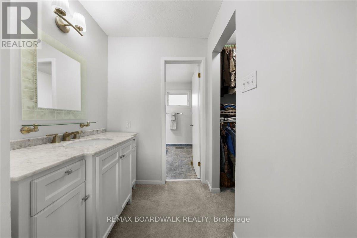 6241 St Albans Court