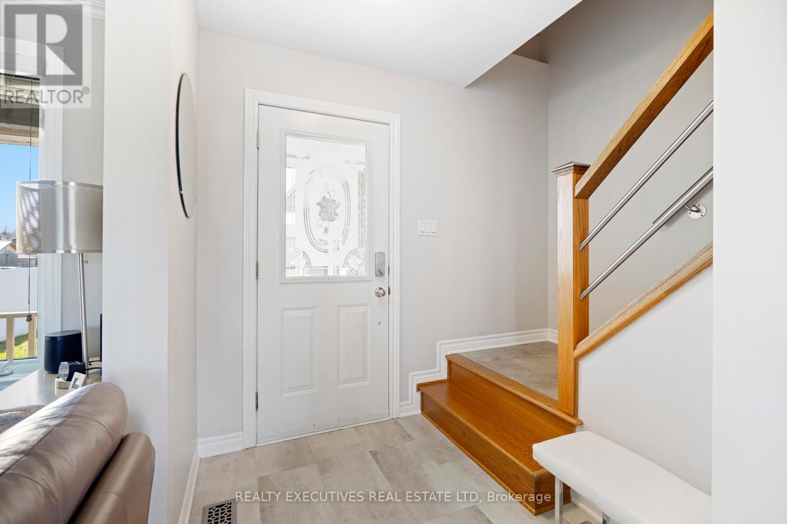 5520 Bridlewood Court