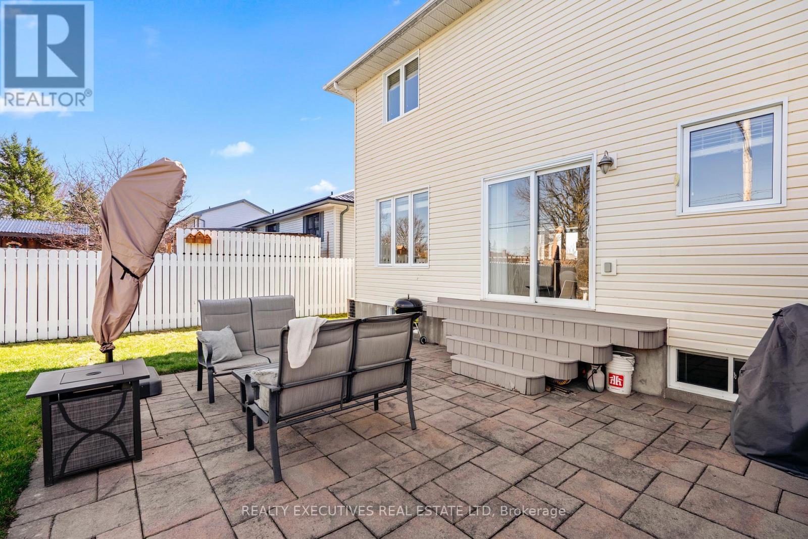 5520 Bridlewood Court