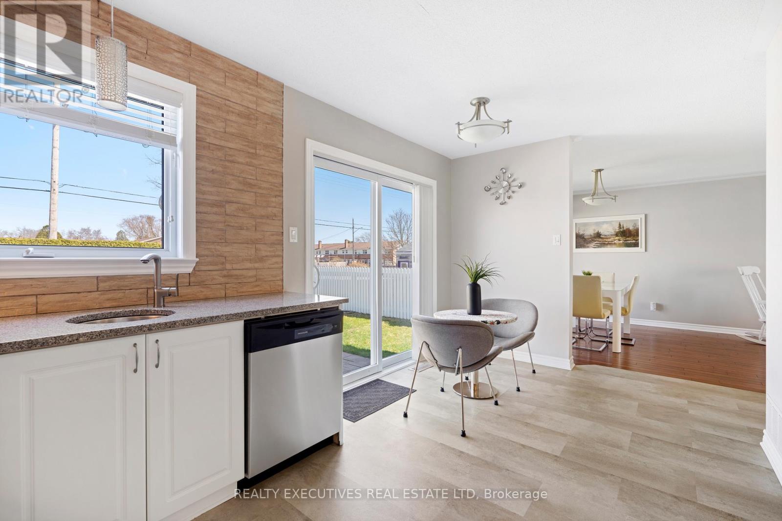 5520 Bridlewood Court