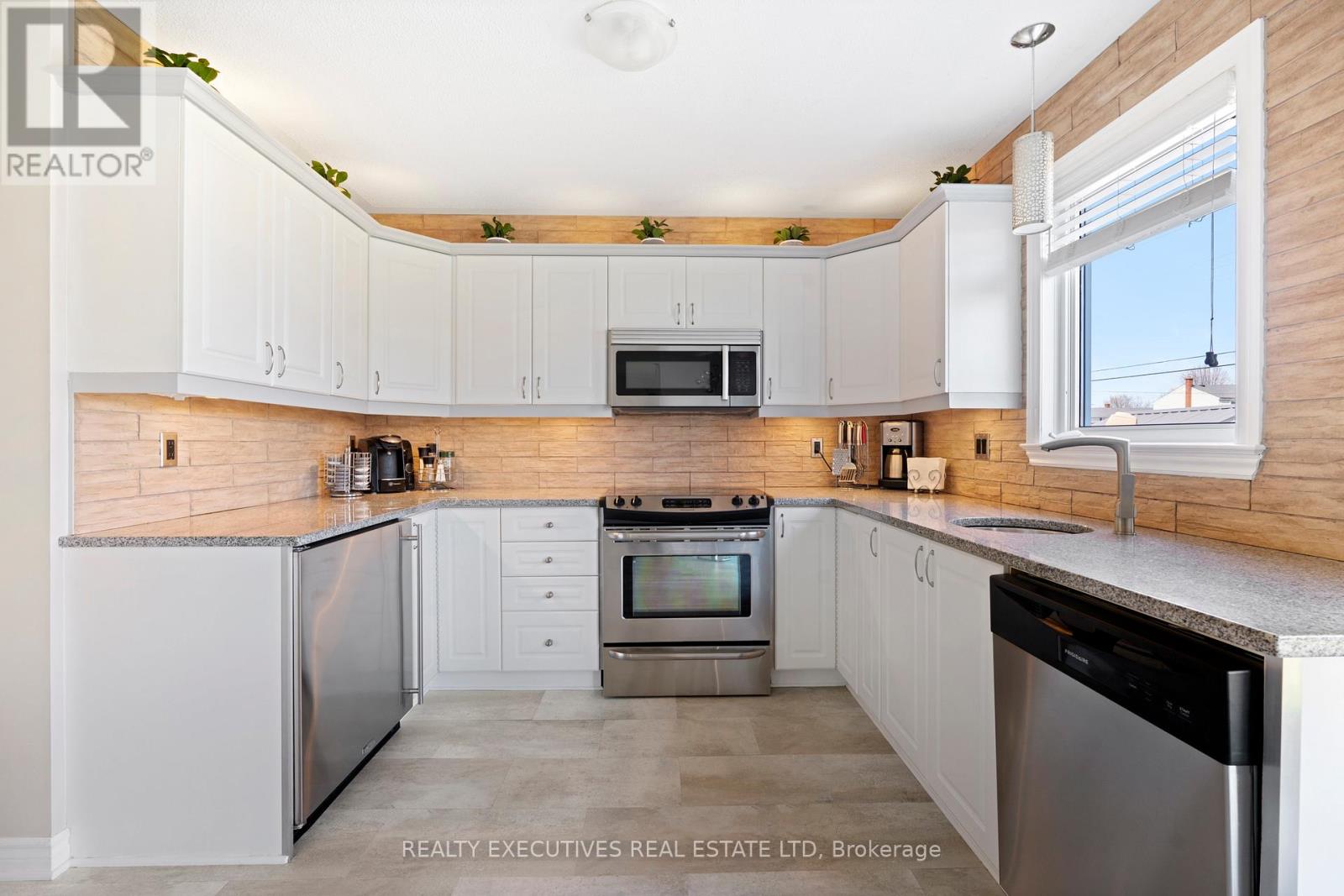 5520 Bridlewood Court