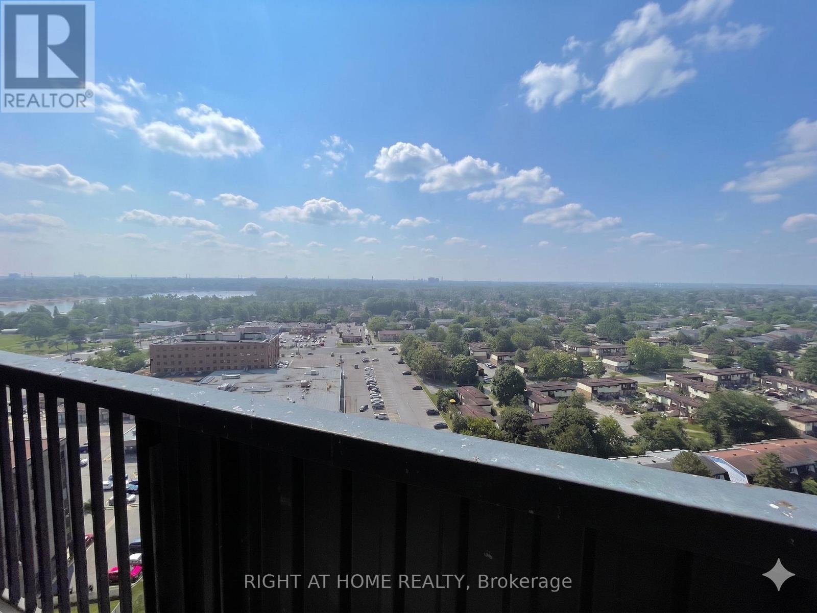 1708 - 900 Dynes Road