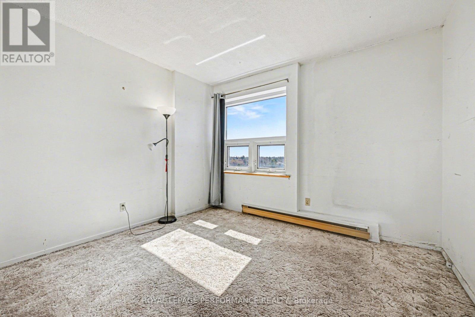 610 - 900 Dynes Road