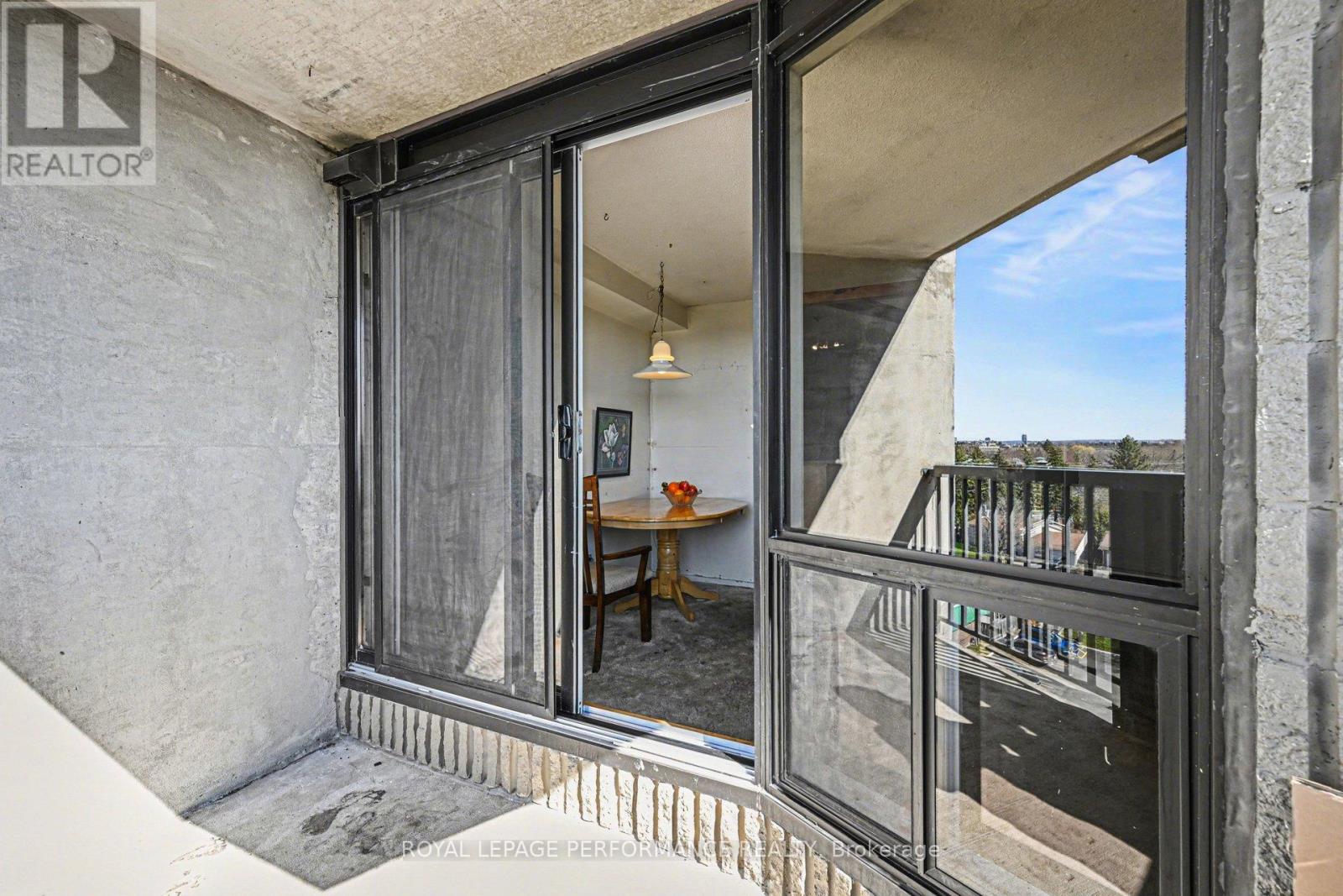 610 - 900 Dynes Road