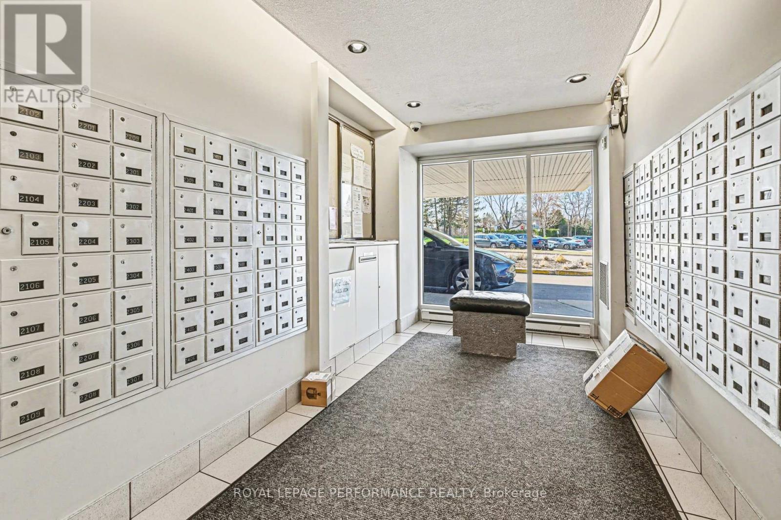 610 - 900 Dynes Road